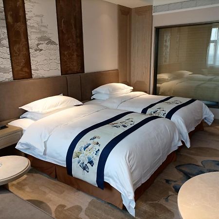 Baoying Jinling Hotel Buitenkant foto