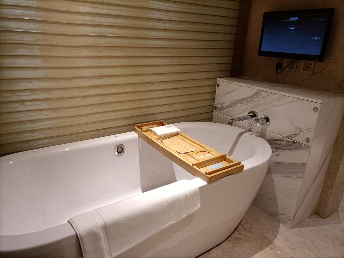 Baoying Jinling Hotel Buitenkant foto