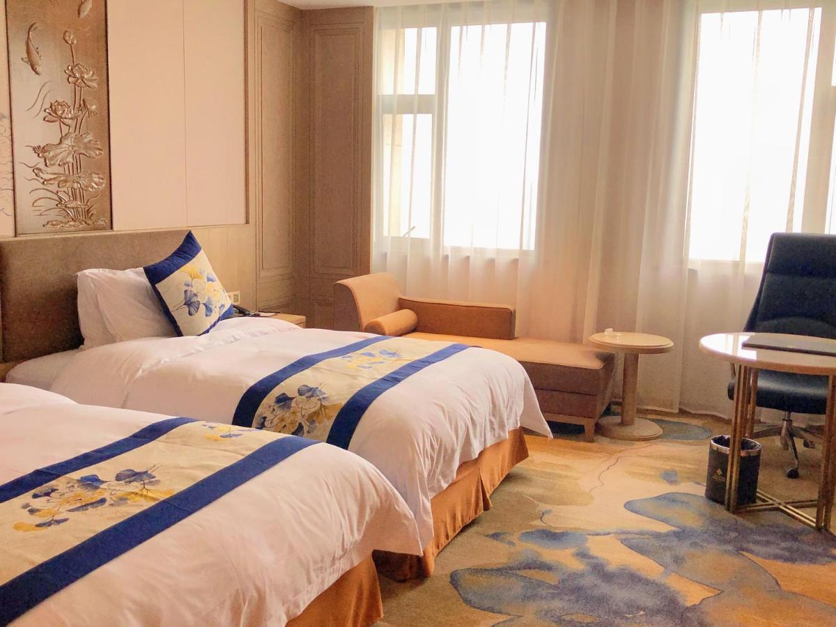 Baoying Jinling Hotel Buitenkant foto