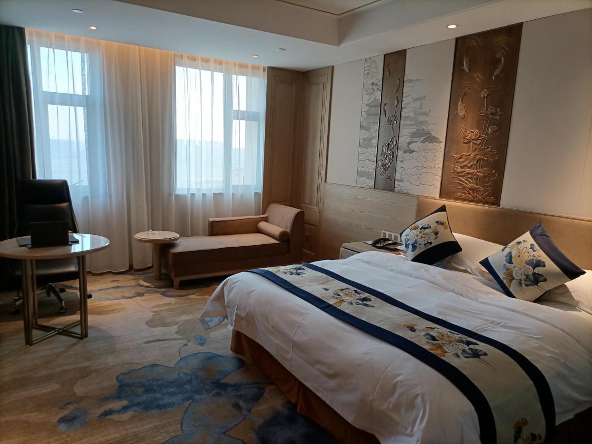 Baoying Jinling Hotel Buitenkant foto